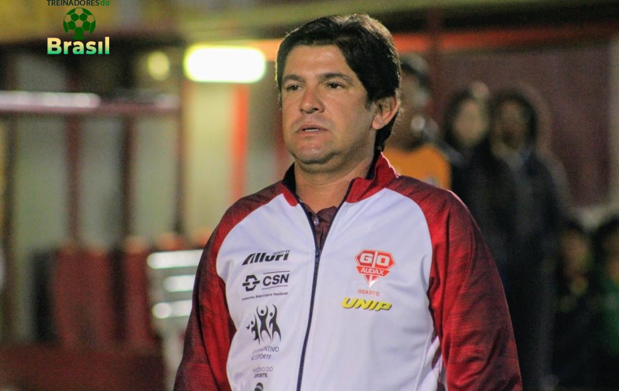 VITOR HUGO TAVARES: Com excelente currículo treinador aguarda novo desafio!