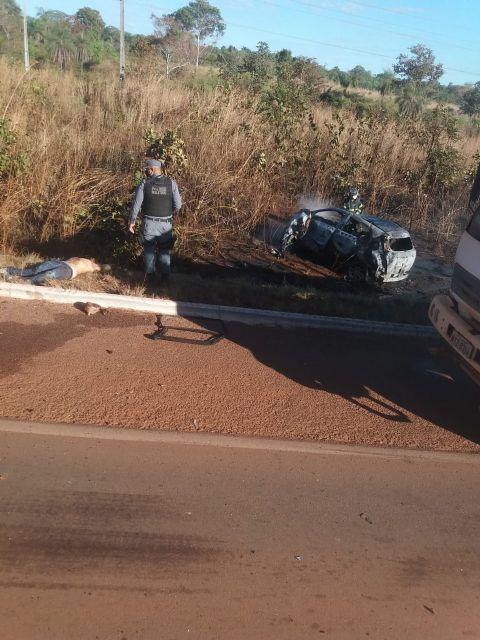 Homem morre após carro colidir de frente com caminhão na BR-158 próximo à Confresa