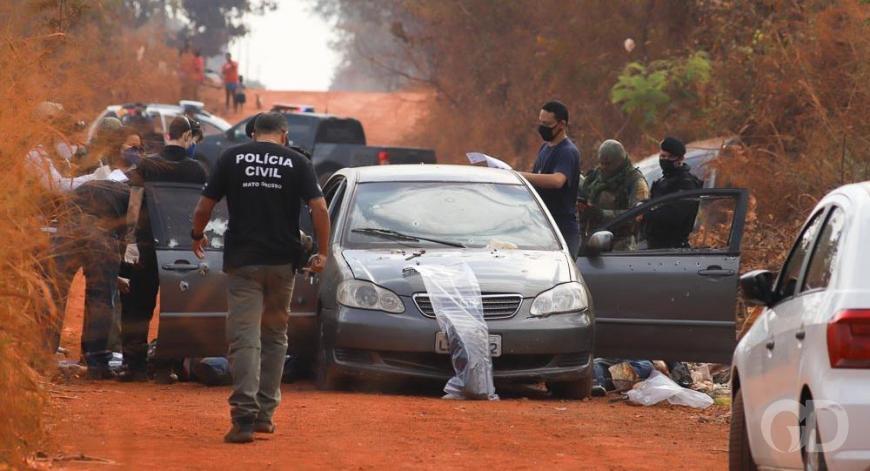 Bandidos usavam máscara de palhaço e luvas para assalto