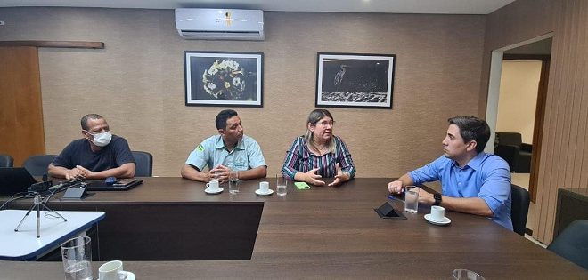 Cumprindo agenda em Cuiabá Prefeita Janailza Taveira visita SEDUC