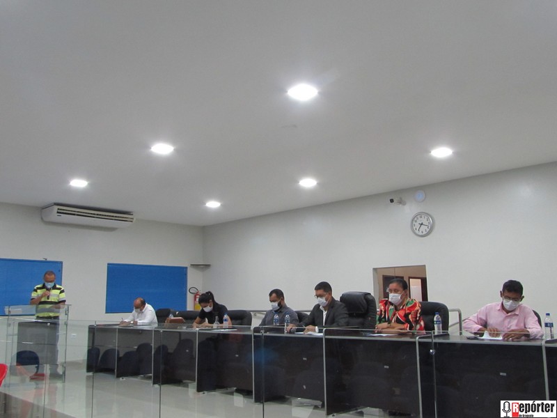 Vice-presidente da Câmara Municipal de São Félix do Araguaia preside a Sessão e em virtude do aumento de novos casos de Covid, vereadores voltam a fazer o uso da máscara