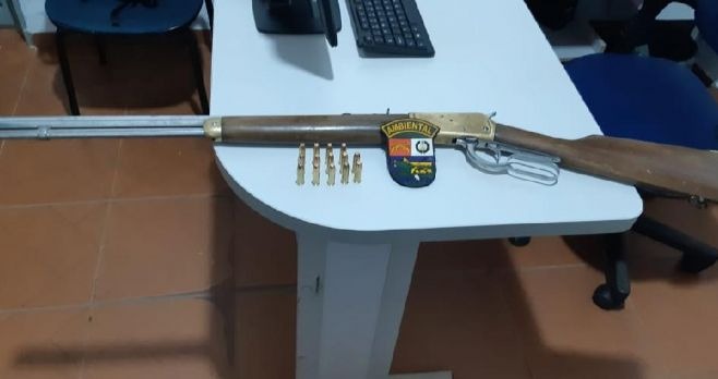 Homem é preso com arma de fogo e 14 munições em Ribeirão Cascalheira