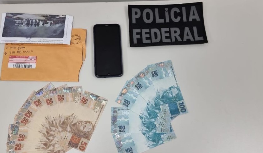 Homem é preso pela PF ao receber encomenda de R$ 1 mil em notas falsas