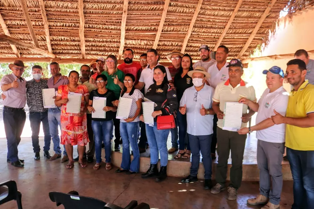 Prefeitura de São Félix do Araguaia e Incra entregam títulos definitivos dos assentamentos PA Chapadinha