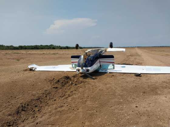 Gefron e FAB interceptam avião com carga de cocaína de R$ 12 milhões