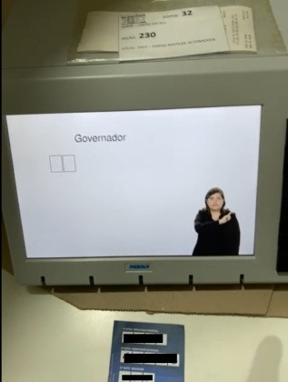 Justiça busca eleitor que filmou voto no interior