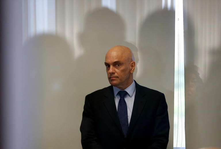 Alexandre de Moraes dá 4 horas para PF e PRF explicarem operações suspeitas para prejudicar Lula
