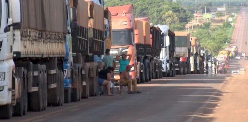 ?BR-158 em Confresa tem trânsito liberado em ação integrada pela PM e Polícia Rodoviária Federal