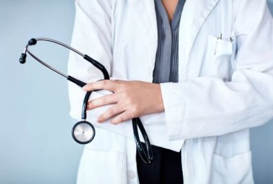 Garota que ajudou a roubar casal de médicos em Barra do Garças é presa em Manaus