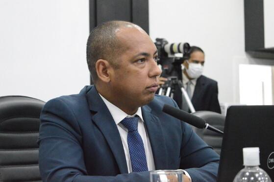 TSE nega a Juca continuar vereador após assumir como deputado