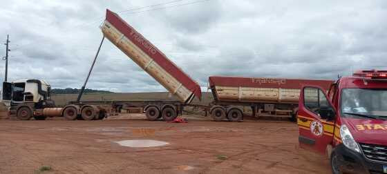 Caminhoneiro morre eletrocutado ao encostar caçamba em fio elétrico