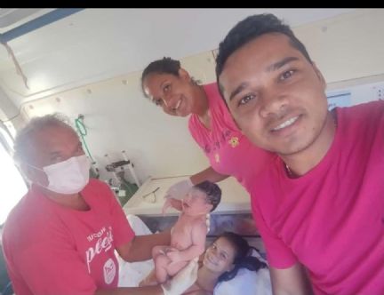 Mãe dá à luz com a ajuda de técnico em enfermagem dentro de ambulância em rodovia entre Luciara e São Félix do Araguaia