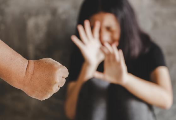 Homem ameaça arrancar a cabeça da filha e botar fogo na casa da ex-mulher, e vai preso