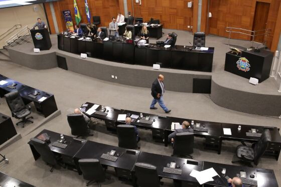 Deputados aprovam PEC que acaba com eleição aberta a desembargador no MPE