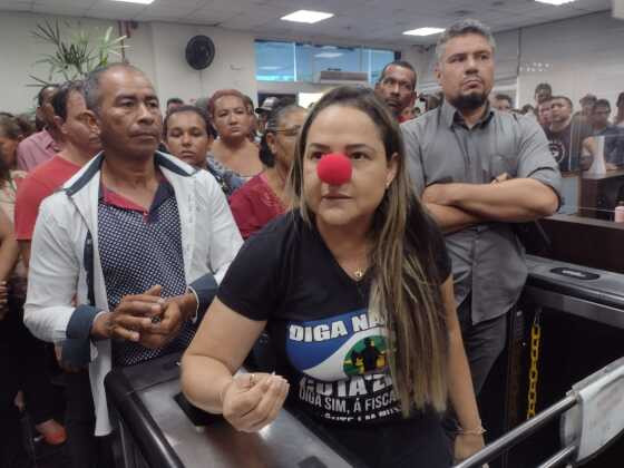 Após manifestação de pescadores, deputados adiam votação de proibição da pesca