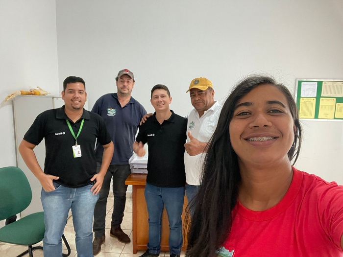 Colaboradores do Sicredi visitam secretaria Municipal de Agricultura