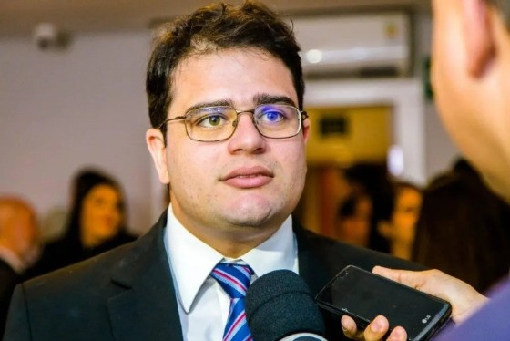 Procurador diz que Emanuel foi covarde ao faltar audiência