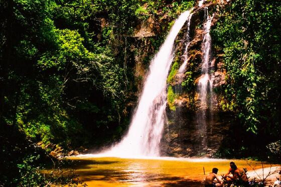 Mulher sofre acidente em cachoeira de Chapada e Bombeiros fazem resgate