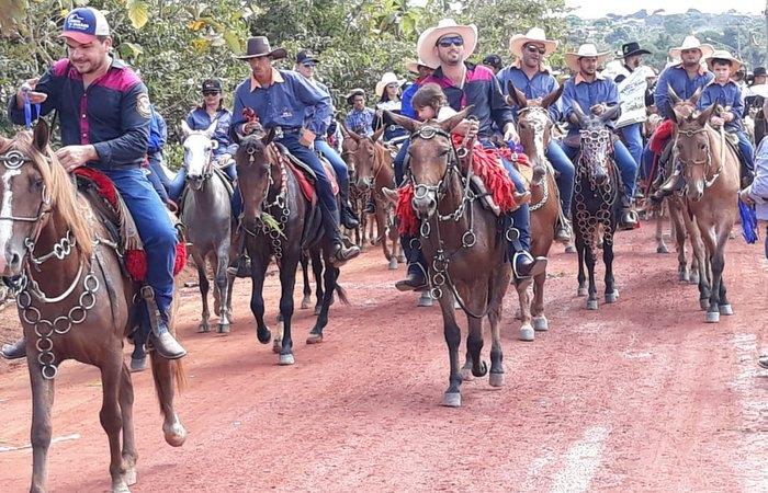 Vila Rica realizou com sucesso a Cavalgada 2019 pelos 33 anos do município