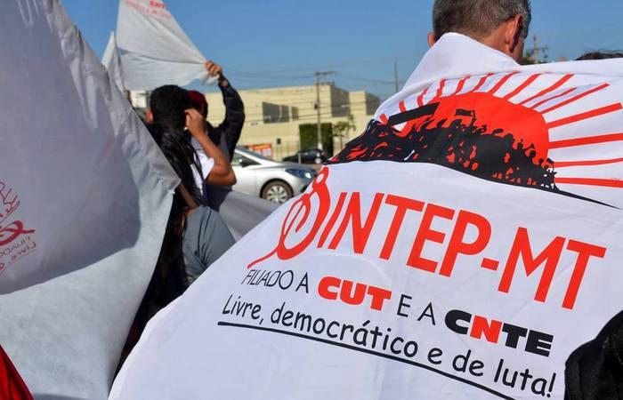 Estado sinaliza não pagar 7,69% de aumento e professores indicam greve geral