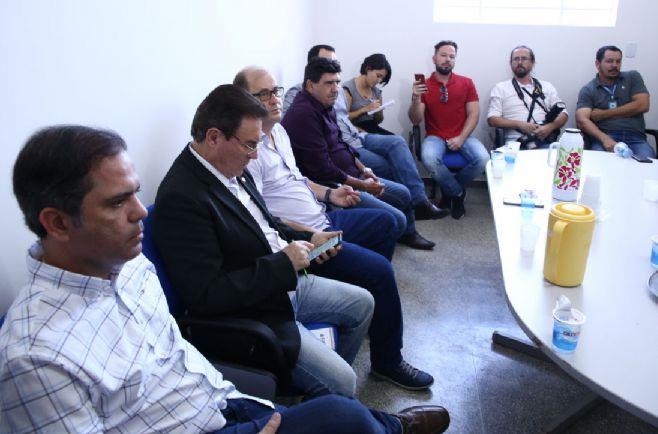 Cuiabá - Adauto Botelho recebe visita da Comissão de Saúde da ALMT