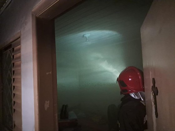 Vazamento de gás durante troca de botijão causa incêndio em residência em MT