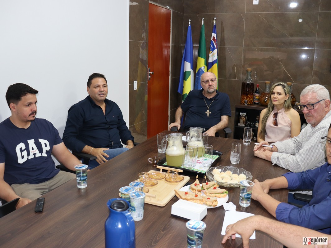 Prefeito de São Félix do Araguaia recebe Dom Lúcio Nicolleto e discute parceria para construção de centro comunitário no Espigão do Leste
