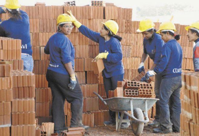 MG: Construção civil abre espaço para mulheres e emprega cerca de 27 mil trabalhadoras no estado