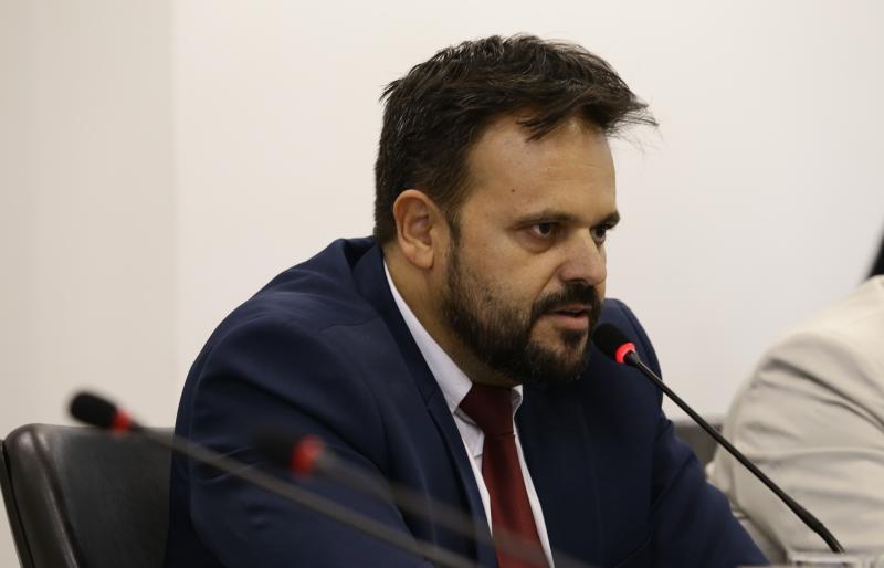 Projeto amplia licença paternidade para servidores em Mato Grosso