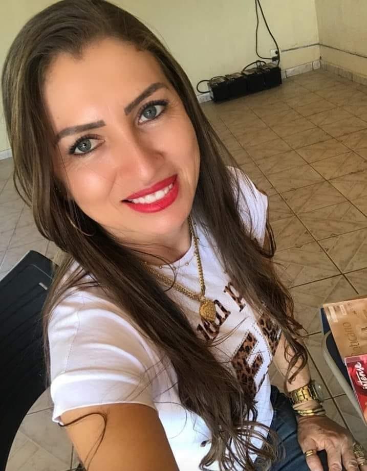 Comerciante estrangulada por marido é sepultada; autor do crime diz que matou por amor e ciúmes VEJA VÍDEO