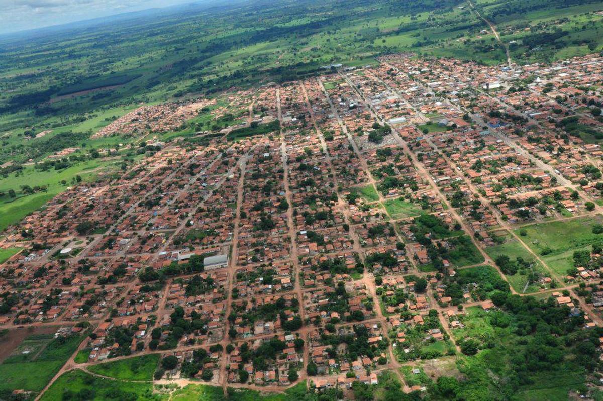 Cidade de MT abre concurso com salários de até R$ 8,5 mi