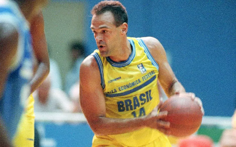 Morre Oscar Schmidt, lenda do basquete, aos 68 anos