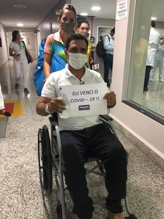 Vereador Leandro da Auto Escola deixa hospital em Barra do Garças.