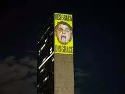 Bolsonaro na ONU: Projeção usa foto e chama presidente brasileiro de 'vergonha' | Jamil Chade
