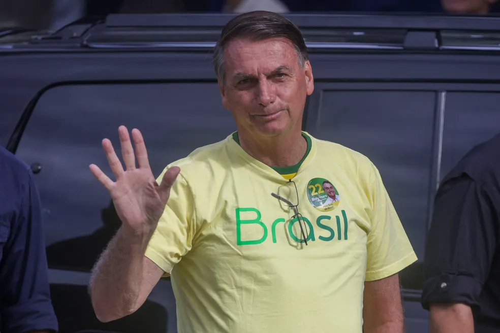 Catorze horas após resultado, Bolsonaro mantém silêncio sobre vitória de Lula na eleição