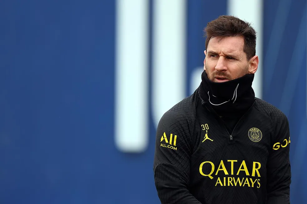 Mundo árabe teria proposta milionária engatilhada para contratar Messi no meio do ano, diz jornal