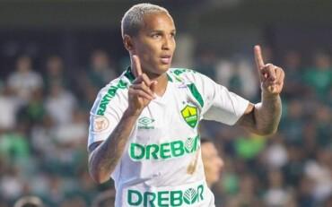 Cuiabá vence o Goiás com gol de Deyverson e deixa o Z4 do Brasileirão