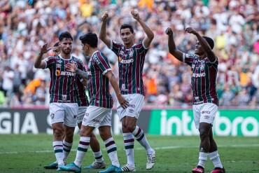 Fluminense vence o Bragantino e volta ao G4 do Brasileirão