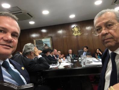 Ministro garante R$ 1 bilhão do FEX