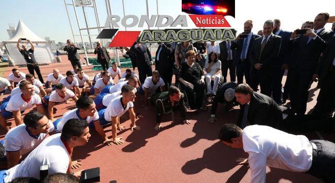 Bolsonaro desafia Doria a fazer dez flexões de braço em evento em SP
