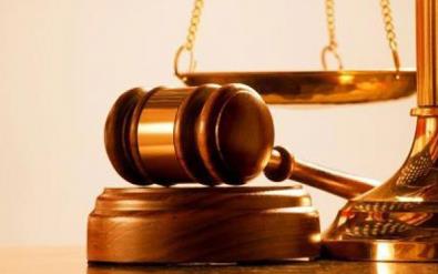 Júri absolve PM, mas outros dois pegam 75 anos por mortes