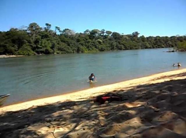 Adolescente que se banhava em rio atravessa ilha a nado em MT e morre afogado