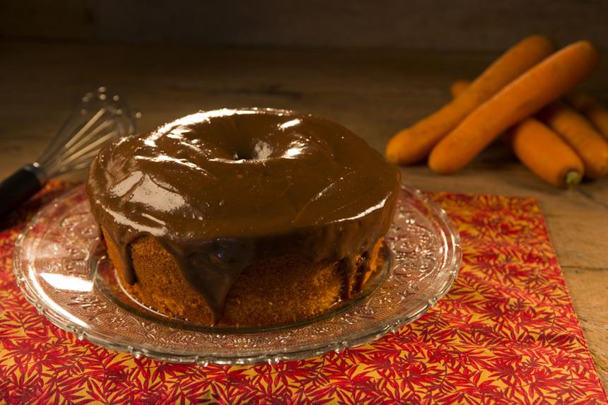Bolo De Cenoura Com Cobertura De Chocolate Bolo De Cenoura Com Cobertura De Chocolate