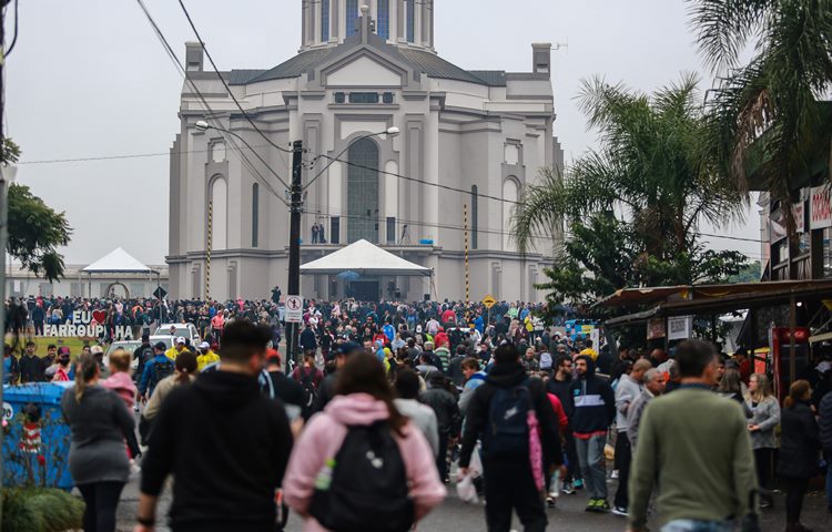 143ª Romaria ao Santuário Caravaggio reúne 65 mil pessoas no primeiro dia
