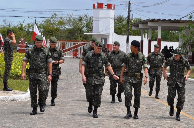 ESA - Cursos de Formação de Sargentos do Exército. ESA - Cursos de Formação de Sargentos do Exército.