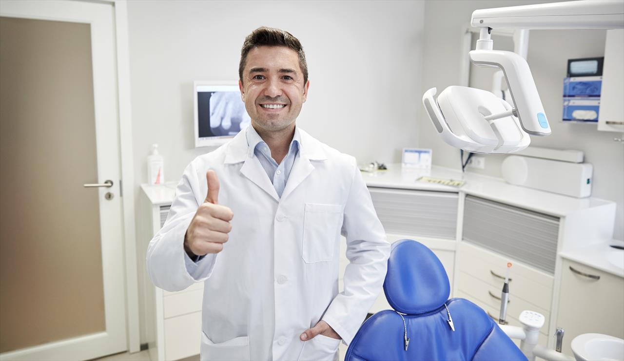 CONSULTORIOS MÉDICOS E ODONTOLÓGICOS