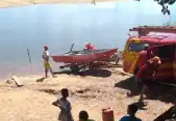 Corpo de Bombeiros realiza buscas por adolescente desaparecido no rio Parnaíba