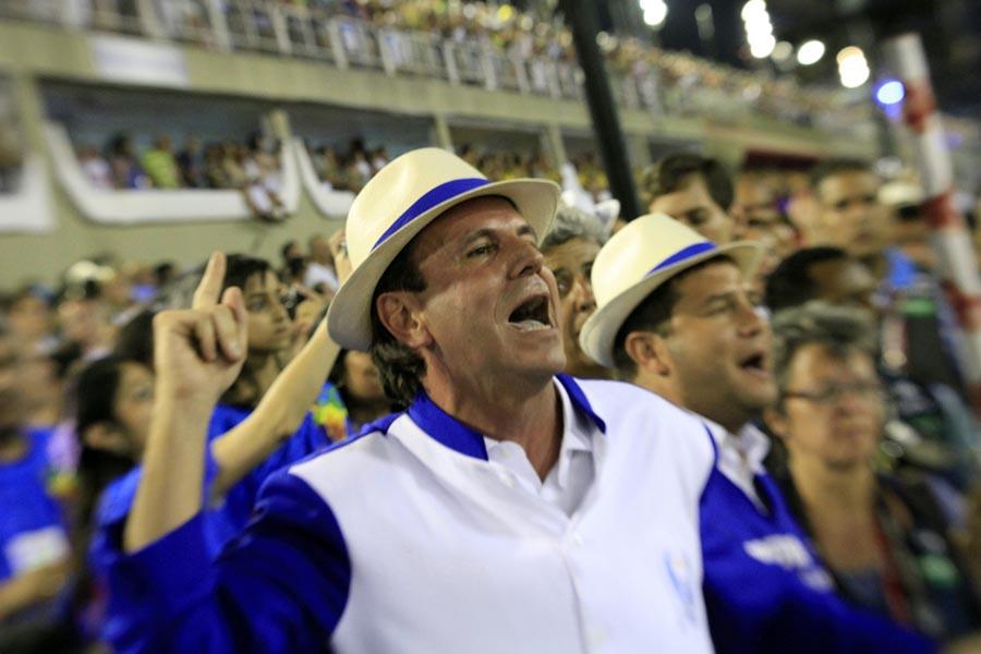 Paes chama Crivella de pipoqueiro e diz que Carnaval precisa de respeito