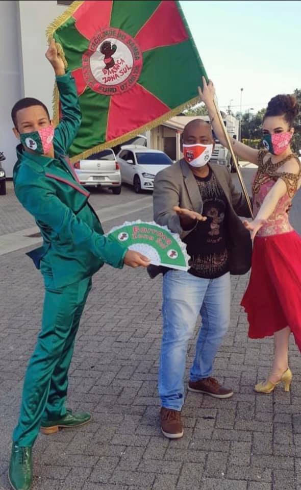 Morro da Casa Verde entrega doces na comunidade da Paz