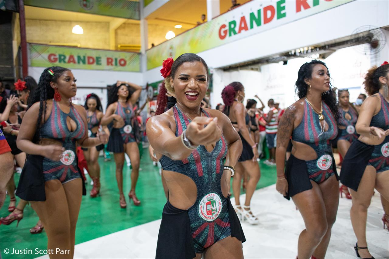 INDICADA AO TOP 12 DE MELHOR PASSISTA 2022, CONHEÇA CAMILA MACHADO, QUE ESTARÁ PRESENTE NA UNIDOS DA TIJUCA DIA (21)